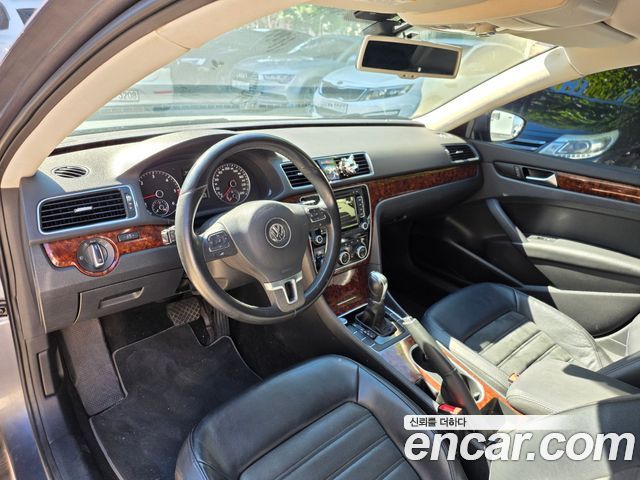 Volkswagen Passat 2013 — photo 13
