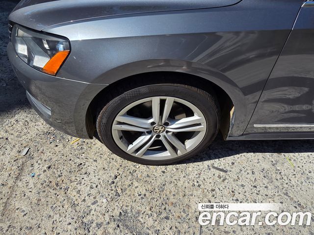 Volkswagen Passat 2013 — photo 18