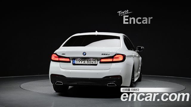 BMW 5-Series 2022 — photo 4