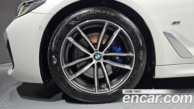 BMW 5-Series 2022 — photo 5