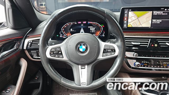 BMW 5-Series 2022 — photo 19