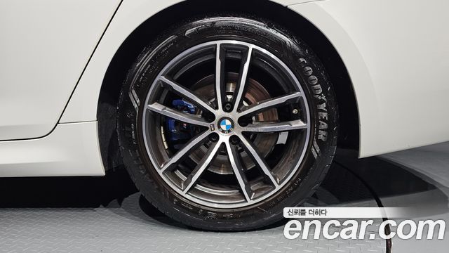 BMW 5-Series 2022 — photo 7