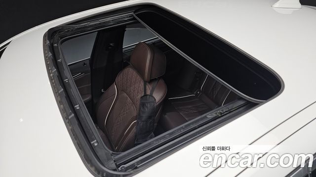 BMW 5-Series 2022 — photo 31