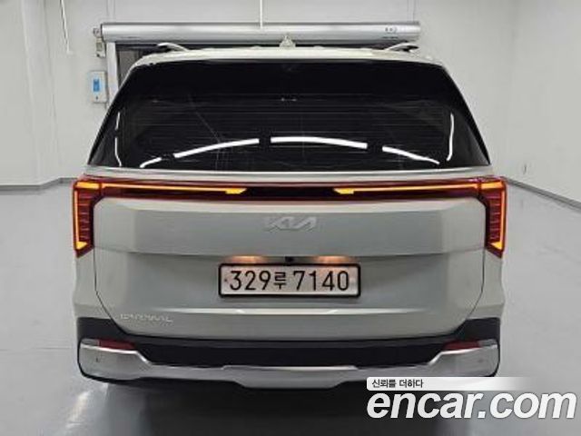 Kia Canival 2024 — photo 3