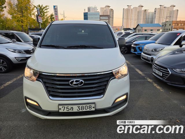 Hyundai Starex 2019 — photo 2