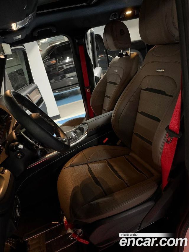 Mercedes-Benz G-Class 2025 — photo 11