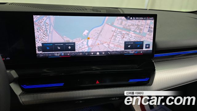 BMW 5-Series 2024 — photo 19