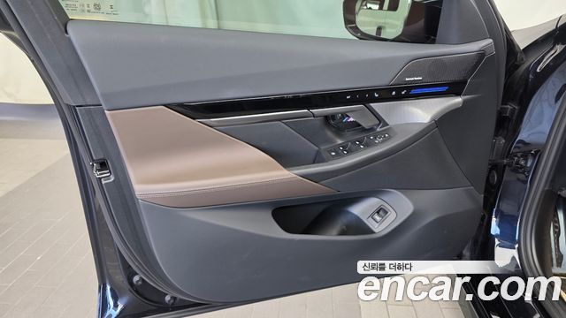 BMW 5-Series 2024 — photo 14