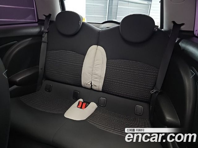 Mini Cooper 2010 — photo 12