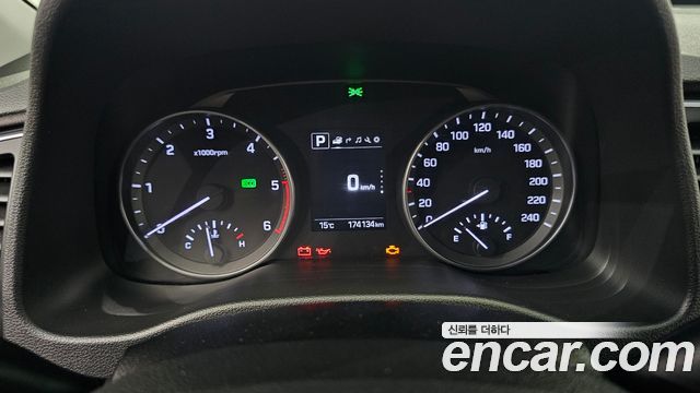 Hyundai AVANTE 2016 — photo 8