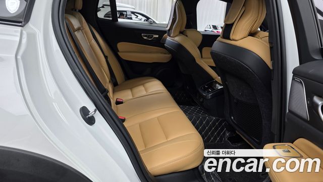 Volvo V60 2024 — photo 17