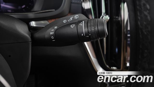 Volvo V60 2024 — photo 29