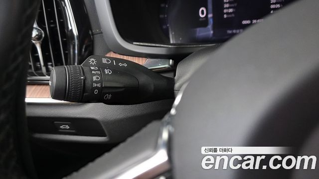 Volvo V60 2024 — photo 30