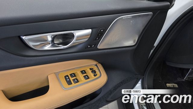 Volvo V60 2024 — photo 35