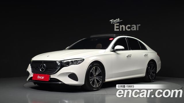 Mercedes-Benz E-Class 2024 — photo 1