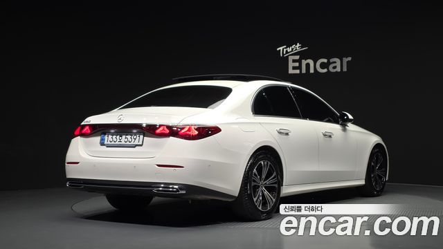 Mercedes-Benz E-Class 2024 — photo 2