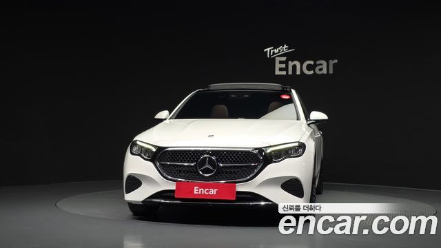 Mercedes-Benz E-Class 2024 — photo 3