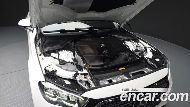 Mercedes-Benz E-Class 2024 — photo 6