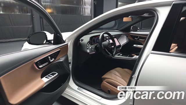 Mercedes-Benz E-Class 2024 — photo 13