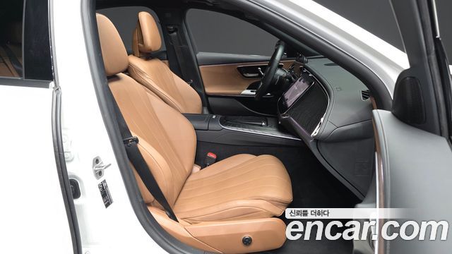 Mercedes-Benz E-Class 2024 — photo 17