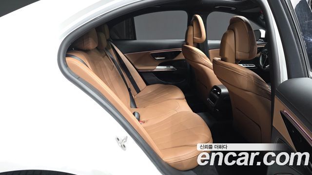 Mercedes-Benz E-Class 2024 — photo 18
