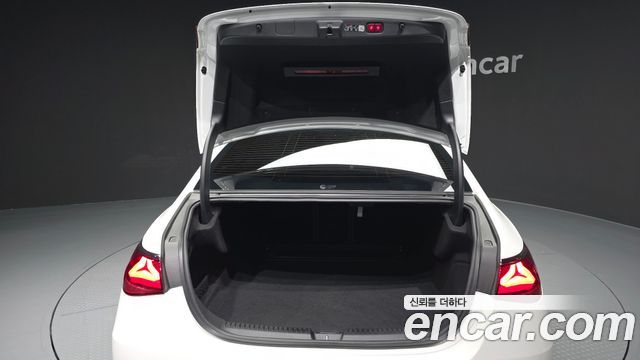 Mercedes-Benz E-Class 2024 — photo 26