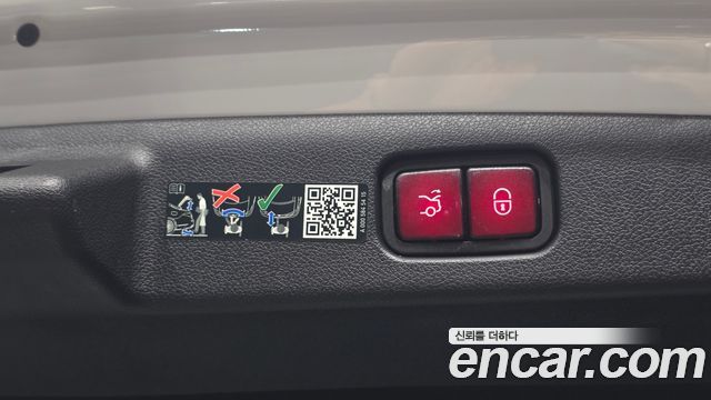 Mercedes-Benz E-Class 2024 — photo 29