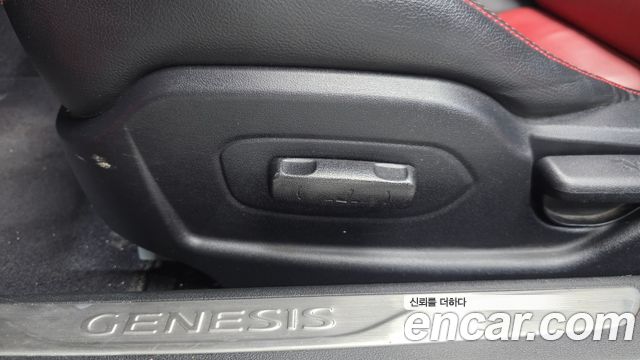 Hyundai Genesis 2010 — photo 13