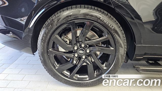 Land Rover Discovery 2023 — photo 5