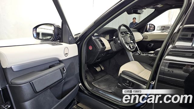 Land Rover Discovery 2023 — photo 13