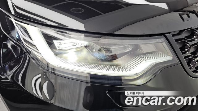 Land Rover Discovery 2023 — photo 8