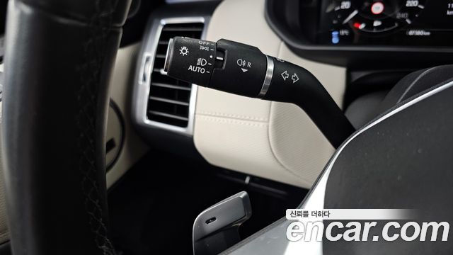 Land Rover Discovery 2023 — photo 27