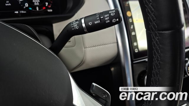 Land Rover Discovery 2023 — photo 28