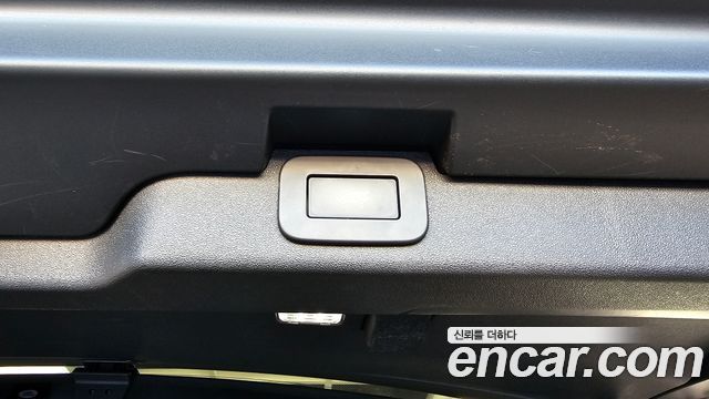 Land Rover Discovery 2023 — photo 29