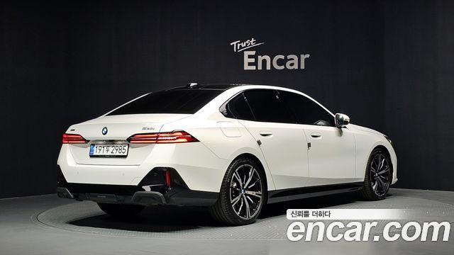 BMW 5-Series 2026 — photo 2
