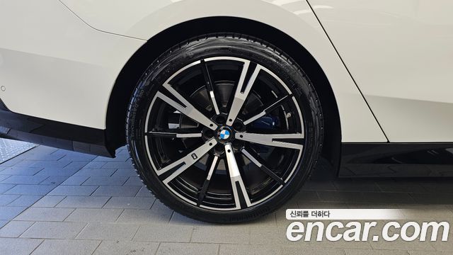 BMW 5-Series 2026 — photo 5
