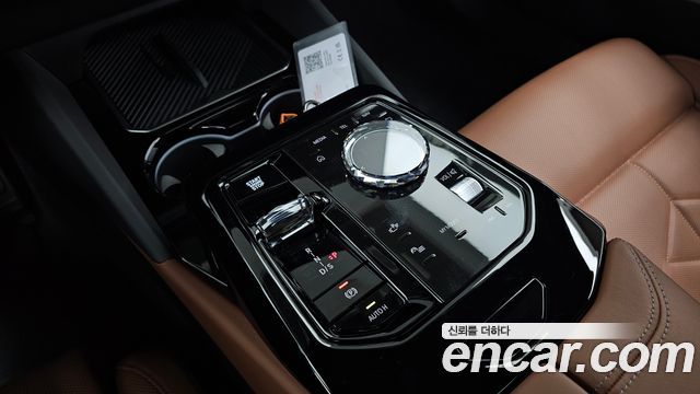 BMW 5-Series 2026 — photo 12