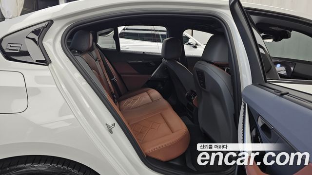 BMW 5-Series 2026 — photo 17