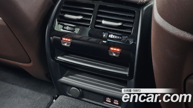 BMW 5-Series 2021 — photo 25