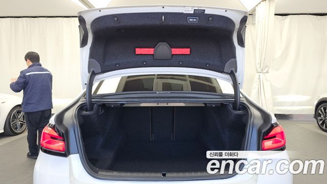 BMW 5-Series 2021 — photo 26