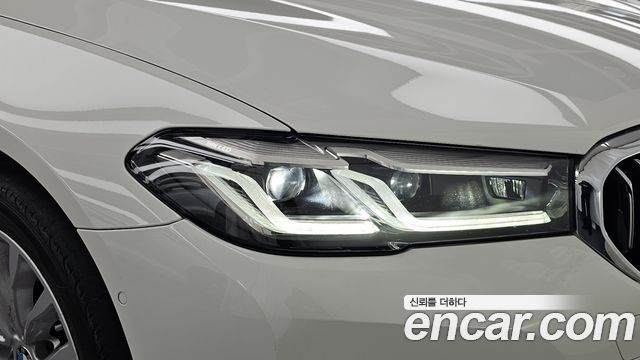 BMW 5-Series 2021 — photo 8