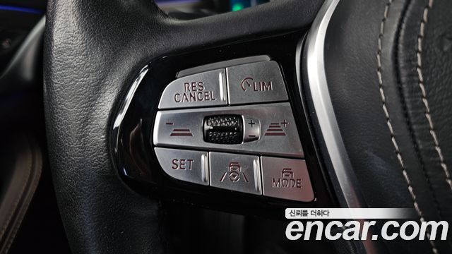 BMW 5-Series 2021 — photo 27