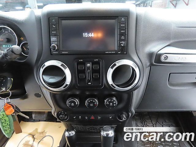 Jeep Wrangler 2014 — photo 10