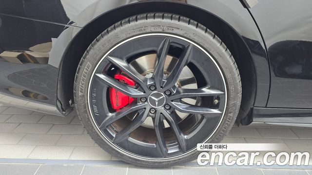Mercedes-Benz E-Class 2023 — photo 5