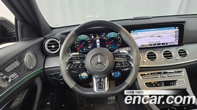 Mercedes-Benz E-Class 2023 — photo 19