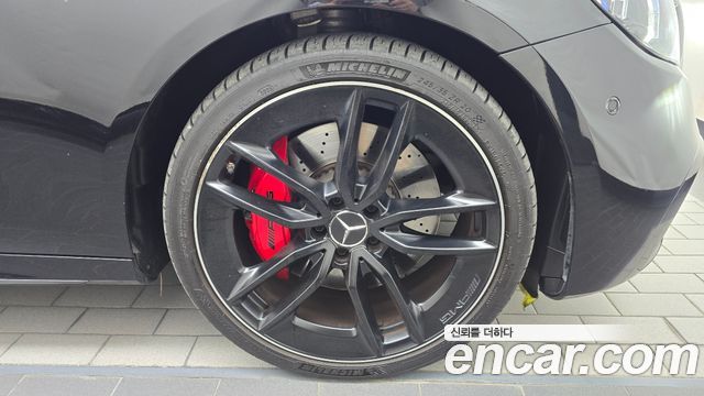 Mercedes-Benz E-Class 2023 — photo 7