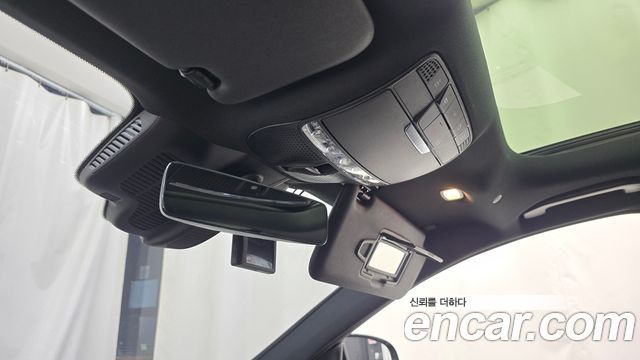 Mercedes-Benz E-Class 2023 — photo 27