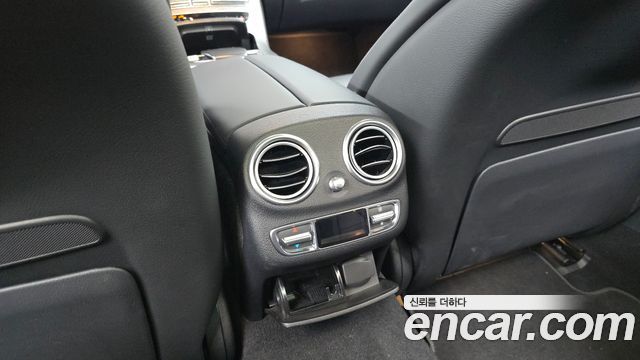 Mercedes-Benz E-Class 2023 — photo 31