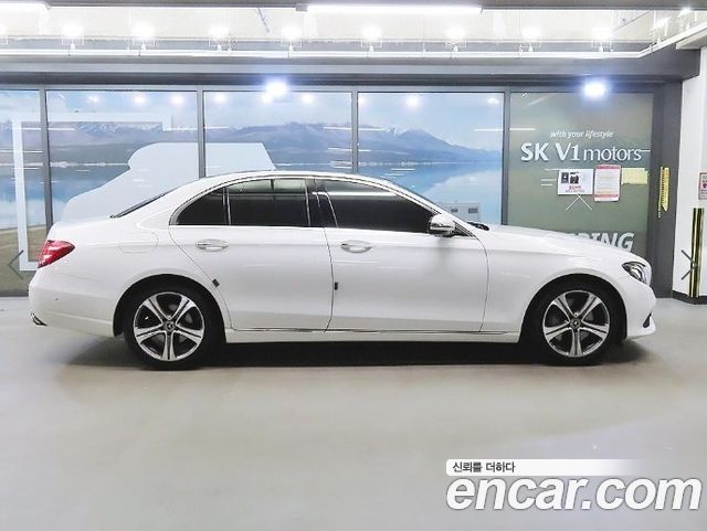 Mercedes-Benz E-Class 2019 — photo 3