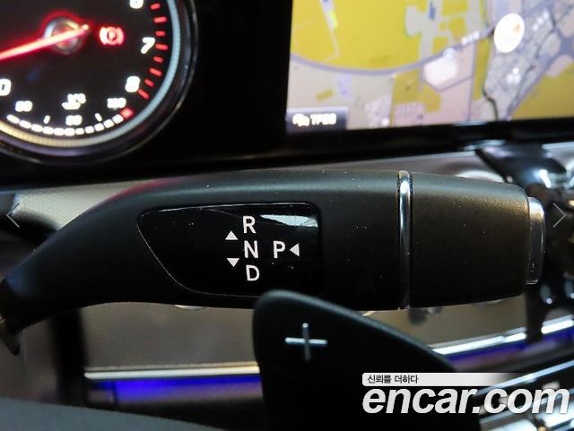 Mercedes-Benz E-Class 2019 — photo 12